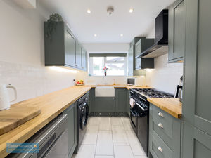 KITCHEN 2- click for photo gallery
